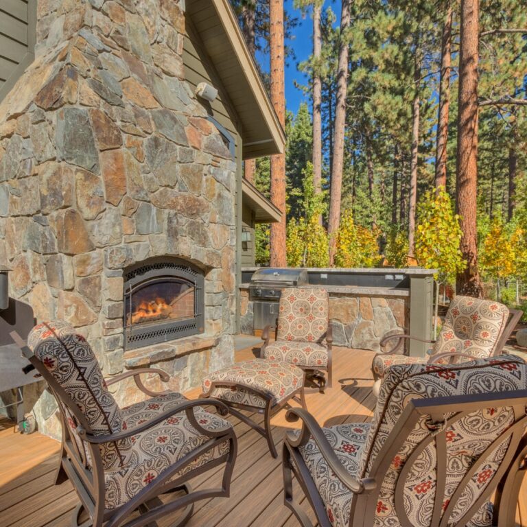 HOMES.COM